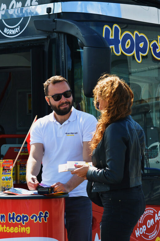 Ålesund: 1-Day Hop-On Hop-Off Sightseeing Bus GrayLine - Getting on at the cruise terminal and finding the right stop