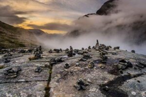 Alesund Shore Excursion: From Fjords to Trolls - Kokarsteinen and the Storfjord: fast photos, big water