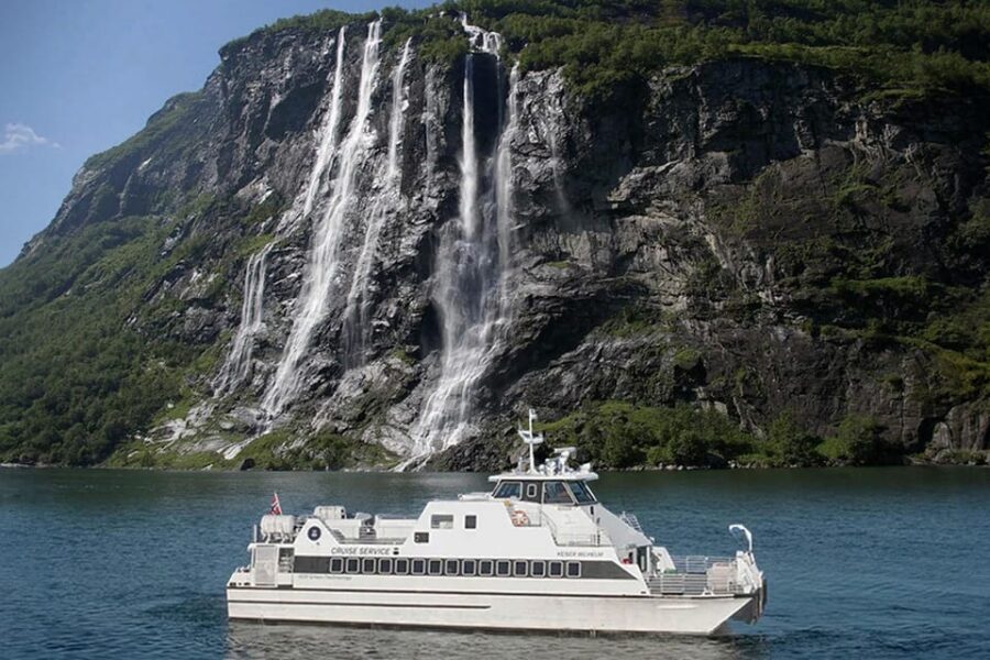 Ålesund to Geiranger Fjord Boat Tour with Return Bus Tour - Geiranger at Your Pace (About 2 Hours): Photos, Walks, and Staying Flexible