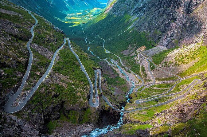 Andalsnes Shore Excursion: the Troll Road and Troll Wall - Troll Road viewpoint time: how to make 25–30 minutes work