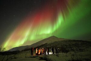 Aurora tour with free portrait and bonfire - The 300 km Area Search: Why You Don’t Stay in One Place