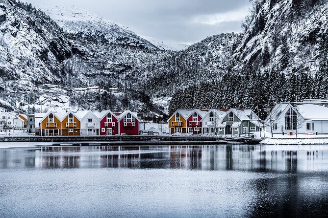 Bergen: Mostraumen Fjord Cruise with Local Guide - From Torget 2 to Bryggen: your warm-up to fjord country