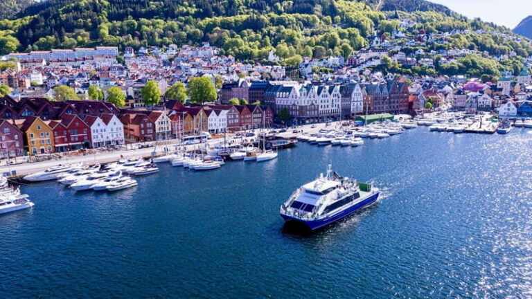 Bergen: Mostraumen Fjord Cruise with Local Guide - Bergen departure timing: two rides, two different vibes