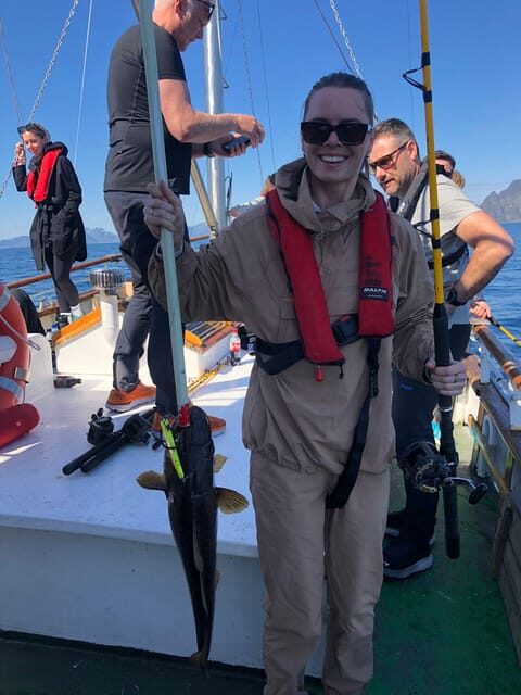 Fishing trip from Henningsvær + free (self caught) fish soup - The 3-hour flow: drive, fish, soup, and optional filleting