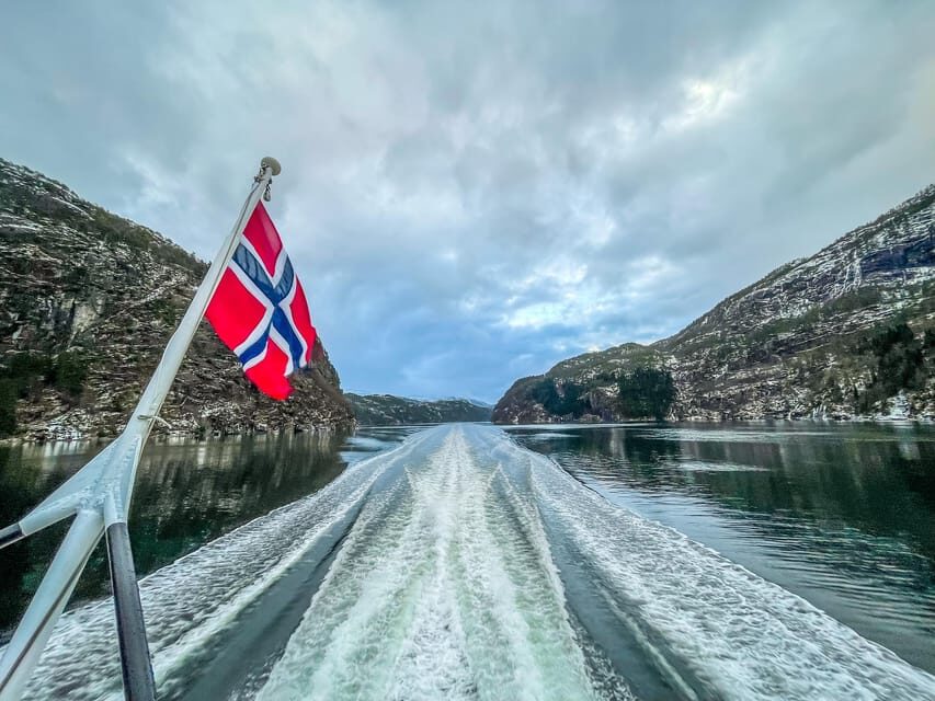 From Bergen: The Original Fjord Cruise to Mostraumen - On-board comfort: sun deck vs warm cabin