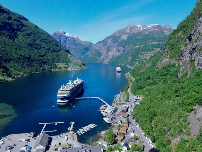 Geiranger: Bus Tour with Multilingual Audio Guide - Geirangerfjord Views From the Road, Not a Long Hike