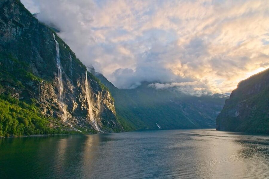 Geiranger Fjord Tour from Geiranger (with stop in Hellesylt) - Meeting point: how to find the right boat fast
