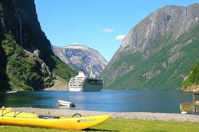 Guided tour - Viking Village, Nærøyfjord Cruise and Flåm Railway - Tvindefossen Waterfall vs. Stalheim: Two Scenic Stops With Different Personalities
