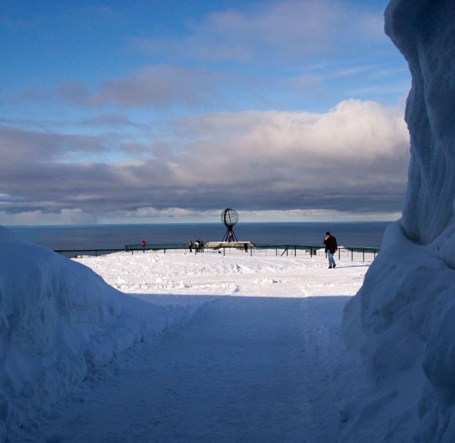 Honningsvåg: North Cape Winter Excursion with Entry Ticket - The panoramic movie: four seasons in one dramatic setting