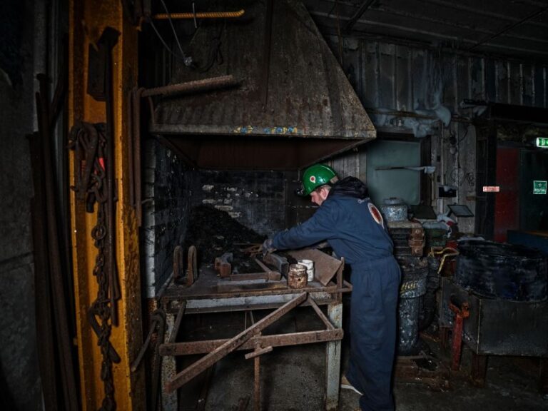 Longyearbyen: Historic Coal Mine Tour at Gruve 3 - Global Seed Vault connections: Svalbard’s big storage idea