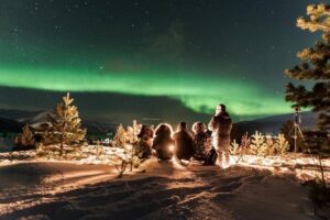 Minibus Northern Lights Chase with Photography from Tromsø - Starting in Tromsø: meeting point and the “get dark fast” mindset