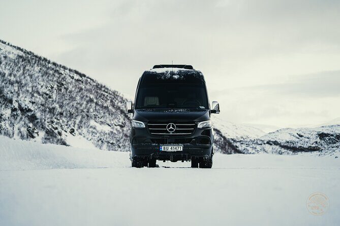 Minibus Northern Lights Chase with Photography from Tromsø - What happens during the long wait outside