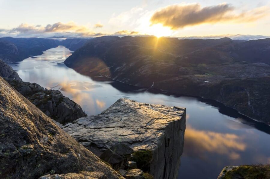 Stavanger: Preikestolen (Pulpit Rock) Hike with Local Guide - Cruise-terminal pickup and the subsea tunnel ride that buys you peace of mind
