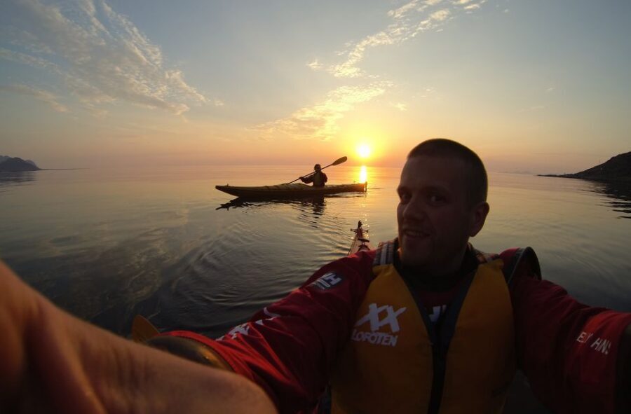Svolvær: Evening Kayaking Adventure - The 2-hour kayak loop: paddling, mountains, and photo chances