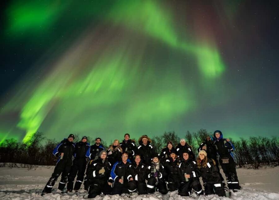 Tromsø: Big Bus Northern Lights Tour with Free Photos - The Big Bus Advantage: Comfort While You Wait for the Sky