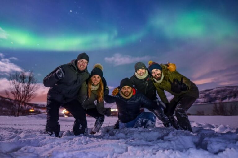 Tromsø: Expert Aurora Hunt - Thermal Gear, Food, Campfire - Thermal Suits, Boots, and Hot Packs: Comfort for Hours Outside
