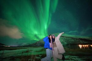 Tromso: Northern Lights Minibus Tour with Campfire - Meeting point and getting ready for 8 to 10 hours in the cold