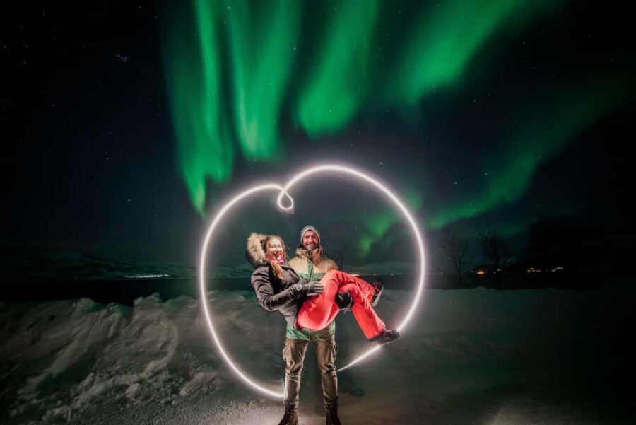 Tromsø: Northern Lights Pioneer Tour with Photos Included - Key things to know before you go