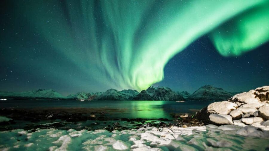 Tromsø: Premium Northern Lights Chase with Free Photos - Free Professional Photos: A Nice Bonus If You Help Them Nail It
